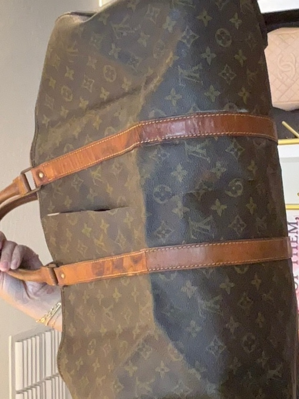 73. LV slashed sold as is desc in live no cancel/returns